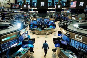 Evoluţii financiar-bancare şi bursiere: Bursa de pe Wall Street a închis şedinţa de marţi în creştere Image: NYSE Closes Trading Floor, Moves To Fully Electronic Trading Amid Coronavirus Pandemic