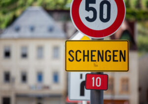 Europarlamentarul Sigfried Mureşan: Cred că avem o şansă în 2023 la Spaţiul Schengen. Cheia este la Viena Europarlamentarul Sigfried Mureşan: Cred că avem o şansă în 2023 la Spaţiul Schengen. Cheia este la Viena