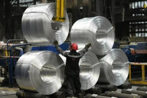SUA impun taxe vamale de 200% pentru aluminiul importat din Rusia