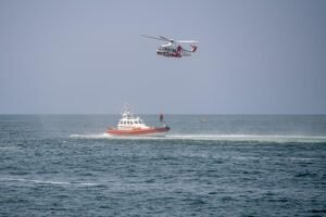 Tragedie în sudul Italiei: 40 de oameni, printre care și un bebeluș, au murit după scufundarea unei bărci Tragedie în sudul Italiei: 40 de oameni, printre care și un bebeluș, au murit după scufundarea unei bărci