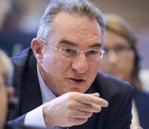 Coaliția de guvernare nu are nevoie, matematic, de UDMR pentru a-și păstra majoritatea parlamentară