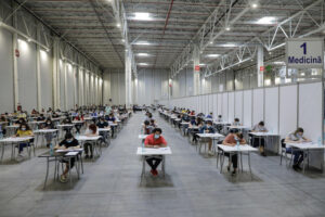 image-2023-02-14-26083044-41-examen-universitatea-medicina-farmacie-carol-davila-din-bucuresti-fotografie-ilustrativa