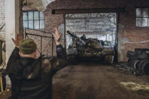 Armata ucraineană mai poate mobiliza un număr considerabil de tancuri, blindate și alte vehicule militare, în pofida superiorității rusești Armata ucraineană mai poate mobiliza un număr considerabil de tancuri, blindate și alte vehicule militare, în pofida superiorității rusești
