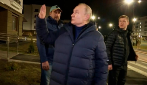 „Noaptea ca hoții”. Kievul denunță cinismul lui Putin după vizita la Mariupol