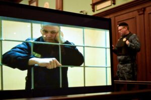 Cel mai cunoscut disident rus suferă de o boală necunoscută în închisoare: ,,Nu excludem ca exact în acest moment Alexei Navalnîi să fie otrăvit lent”
