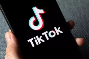 Aplicaţiile chineze continuă să aibă o popularitate uriaşă în SUA, în pofida măsurilor luate de guvernul american împotriva TikTok