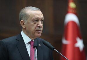 Președintele Turciei Erdogan, stăpânul al tuturor alegerilor campaniilor electorale, se confruntă cu cea mai dură competiţie de până acum