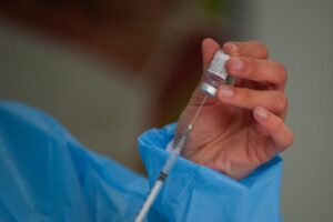 Statele Unite vor renunța la cerințele de vaccinare împotriva COVID pentru călătorii internaționali