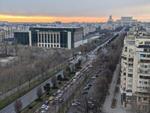 SONDAJ Politic: PSD conduce detașat în intențiile de vot la locale, PNL și USR sunt umăr la umăr image-2023-04-28-26234084-41-bucuresti-bulevardul-unirii