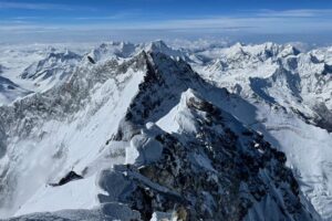 Un nou record pentru Kami Rita. Şerpaşul nepalez a escaladat pentru a 27-a oară vârful Everest
