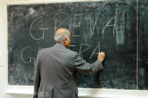 Sindicatele din educație declanșează luni o grevă generală în școli. Până când va continua