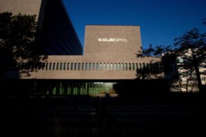 Europol: 37 de infractori au fost arestaţi în şapte ţări în timpul unei operaţiuni de amploare Europol: 37 de infractori au fost arestaţi în şapte ţări în timpul unei operaţiuni poliţieneşti de amploare