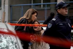 Un elev de 14 ani a deschis focul într-o școală din Serbia și a omorât cel puțin nouă persoane
