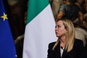 Giorgia Meloni este acuzată de Franța că este incapabilă să oprească migrația ilegală