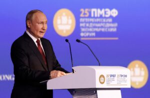 220617141127-03-putin-spief-061722