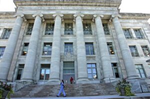 Universitatea Harvard, devastată/ Directorul morgii Școlii de Medicină a fost inculpat alături de alte 5 persoane pentru trafic de organe şi resturi umane