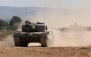 Câte tancuri Leopard 2 ar fi pierdut armata ucraineană din numărul total pe care le-a primit de la partenerii occidentali