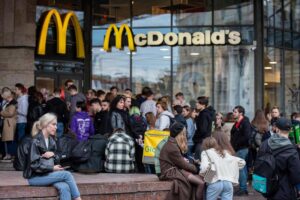 Schimbare istorică a meniului: McDonald’s a lansat un pachet pentru nuntă