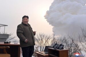 Kim Jong-un l-a demis pe cel mai înalt general al armatei şi a cerut mai multe pregătiri pentru posibilitatea unui război