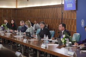 Şedinţă de guvern. Guvernul ar putea aproba modificarea unui proiect de lege referitor la incitarea la ură sau discriminare