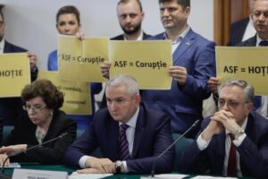 Criză în ASF: Fără sprijin politic, oamenii lui Marcu părăsesc instituția / Sute de angajați își cer primele de mii de euro neacordate image-2023-03-20-26151204-41-conducerea-asf-explicatii-parlament