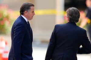 Fiul preşedintelui american Joe Biden v-a fi inculpat pentru deținerea ilegală a armei de foc