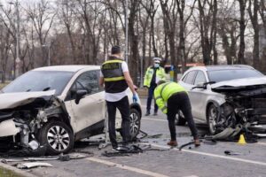 Te bucuri că ți s-a prelungit asigurarea RCA de la Euroins? De ce s-ar putea să plătești mai mult după 10 octombrie image-2023-09-1-26501803-41-accident-auto-bucuresti