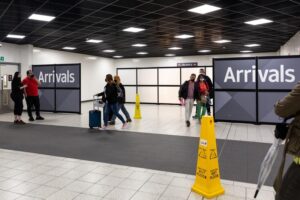Londra: Aeroportul Luton a suspendat toate zborurile cauza unui incendiu