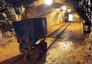 Accident minier în Kazahstan: Cel puțin 21 de morți într-o mină a ArcelorMittal / Statul anunță naționalizarea minei image-2023-08-17-26467676-41-mina-abandonata