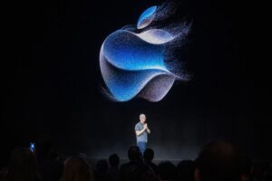 Directorul general al Apple, Tim Cook, a efectuat o vizită surpriză în centrul Chinei