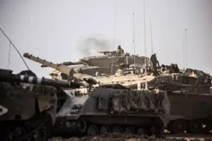 image-2023-10-15-26608791-41-tancuri-israeliene-pregatite-pentru-ofensiva