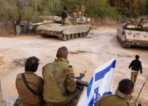 Tancurile israeliene se concentrează la nord de Gaza, arată imaginile din satelit image-2023-10-19-26618088-41-tancuri-israeliene-pozitionate-granita-libanul