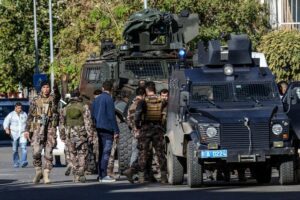 Poliția continuă să aresteze persoane suspecte după atentatul de la Ankara Poliția continuă să aresteze persoane suspecte după atentatul de la Ankara