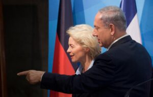UE suspendă ajutoarele acordate palestinienilor