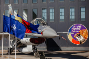 În România începe pregătirea piloților ucraineni pe avioanele F-16 În România începe pregătirea piloților ucraineni pe avioanele F-16
