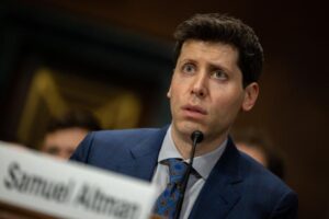 Sam Altman se va întoarce la OpenAI în calitate de director general Sam Altman se va întoarce la OpenAI în calitate de director general