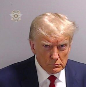 Trump, lansează invective la adresa judecătorului și a procurorului în procesul civil care îi amenință imperiul imobiliar: „Băncile au făcut o mulțime de bani”