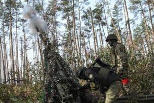 Bătălia pentru Avdiivka, „catastrofală” pentru armata rusă, care nu este în stare să învețe din propriile greșeli image-2023-10-11-26598548-41-soldati-rusi-tragand-mortier-frontul-din-ucraina