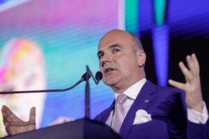 Rareș Bogdan: Devine „din ce în ce mai insuportabil” pentru PNL să guverneze alături de PSD