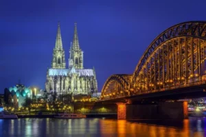 Islamişti arestați în Germania. Ei ar fi plănuit un atac terorist asupra catedralei din Koln în seara de Anul Nou image-2022-08-9-25725407-41-catedrala-din-koln