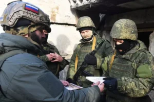 Război în Ucraina, ziua 669: Bombardamente rusești și atacuri cu drone în Ucraina / Moscova ar putea ataca Europa iarna viitoare image-2023-08-18-26470714-41-soldati-rusi
