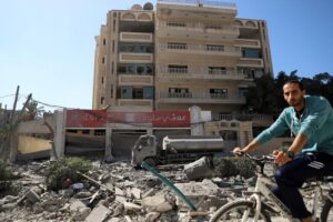 image-2023-10-14-26607095-41-cladiri-distruse-gaza-armata-israeliana