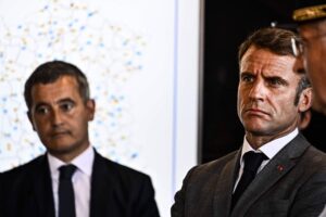 Ministrul francez de interne și-a oferit demisia după respingerea legii privind migrația