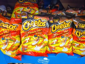 Muncitorii de la o fabrică australiană au probleme de sănătate la fabricarea snacks-urilor Doritos și Cheetos