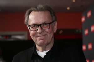 Actorul britanic Tom Wilkinson, cunoscut pentru rolurile din The Full Monty sau Shakespeare In Love, a murit la 75 de ani image-2023-12-30-26789959-41-tom-wilkinson-2017