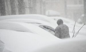 Vreme extremă în Rusia: minus 50 de grade Celsius în Siberia și ninsori abudente în Moscova