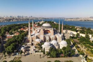 Reacții puternice în Turcia împotriva biletului de intrare de 25 de euro la Hagia Sofia image-2020-07-11-24167451-41-hagia-sofia