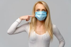 Spania: Purtarea măștilor va fi din nou obligatorie în spitalele și centrele de sănătate publică