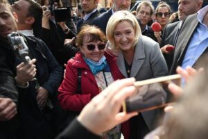 Partidul francez Adunarea Naţională a denunţat „un complot”