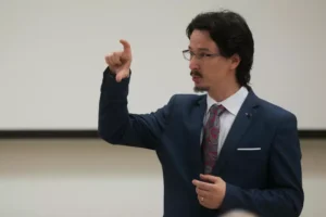Judecătorul Cristi Danileț se pensionează la 48 de ani: Sătul de navetă și pentru „condiții mai bune de pensionare” image-2022-12-12-25960844-41-judecatorul-cristi-danilet
